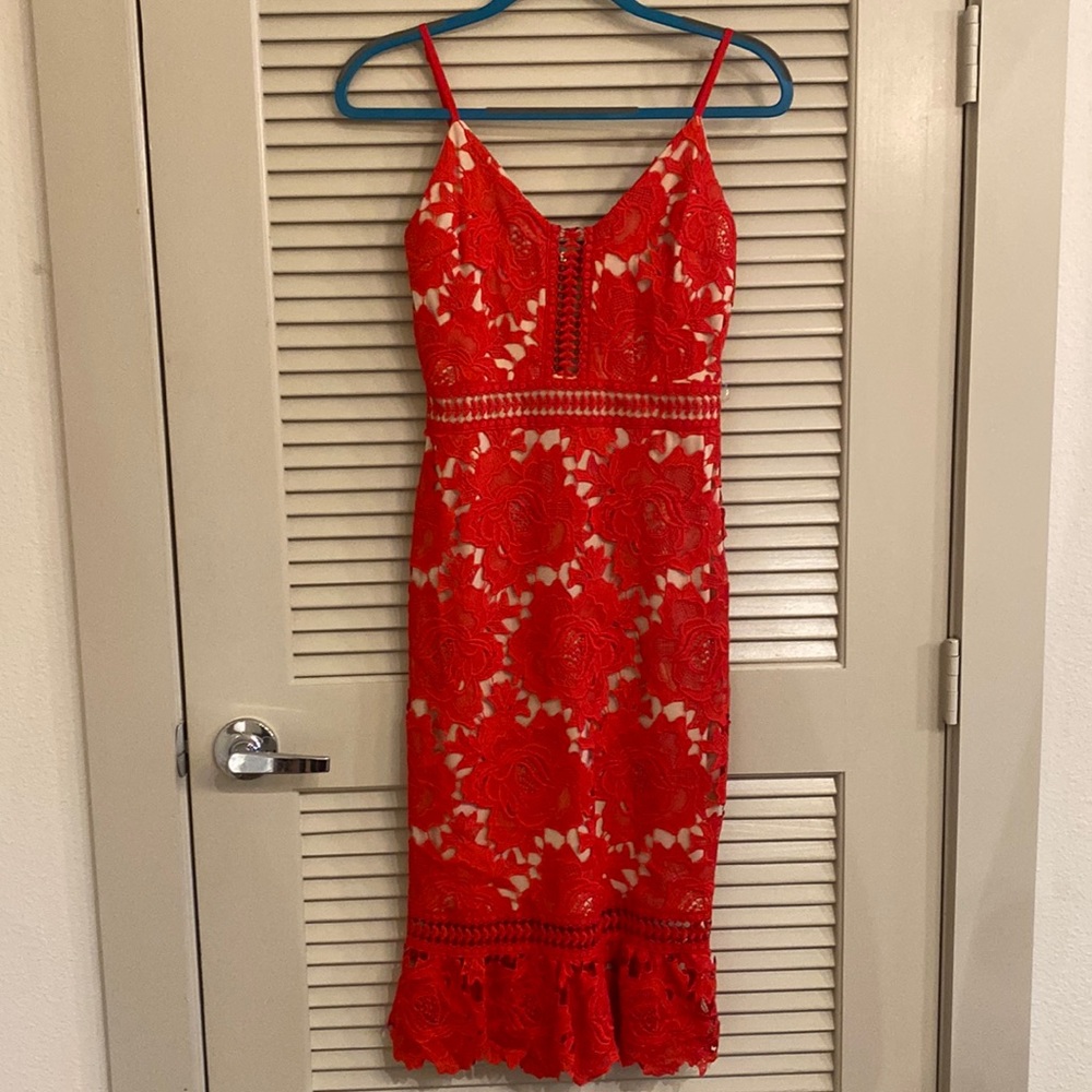 Gianni Bini midi red lace plunge dress